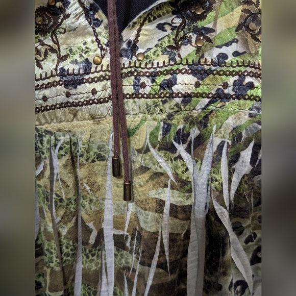 APT.9 Embroidered Peasant Top Ties at Front Lace at Back Flowy Green Hues 1X - Picture 15 of 16